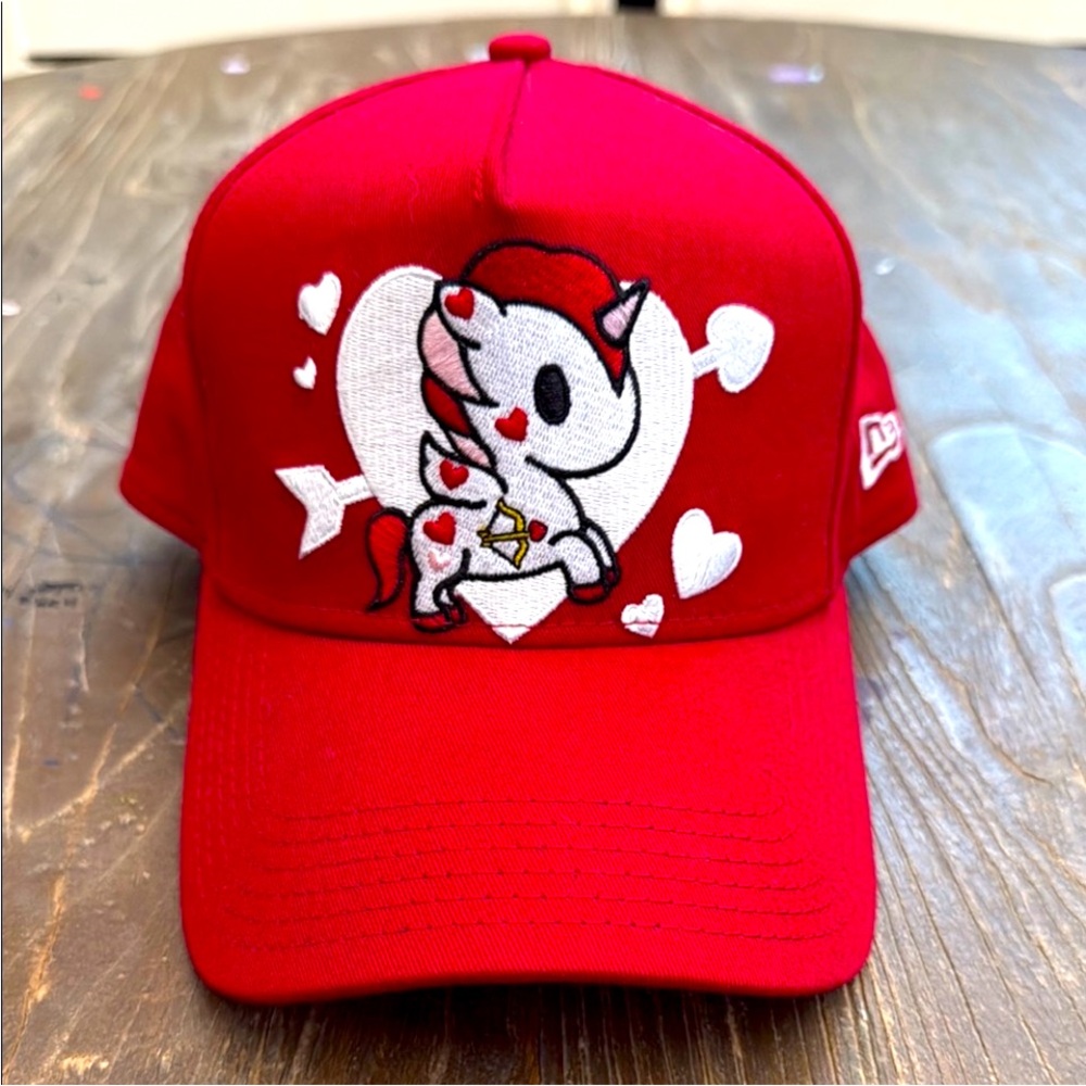 Tokidoki Valentino Unicorno Snap Back Hat, red, One Size, EUC